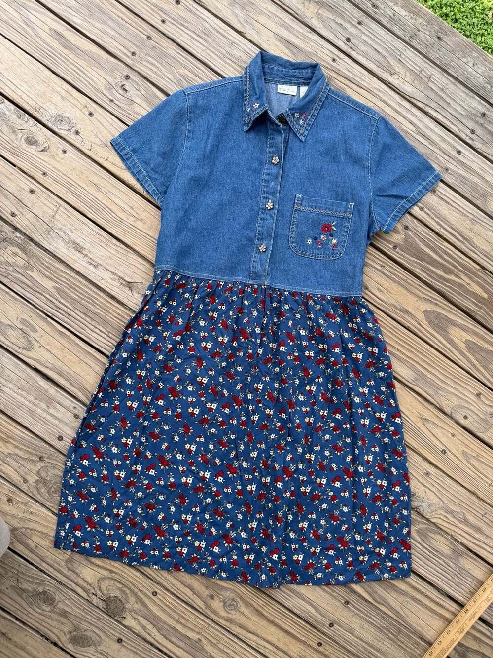Vintage Bobbie Brooks Denim and Floral Embroidered Short Sleeve Shirt Dress